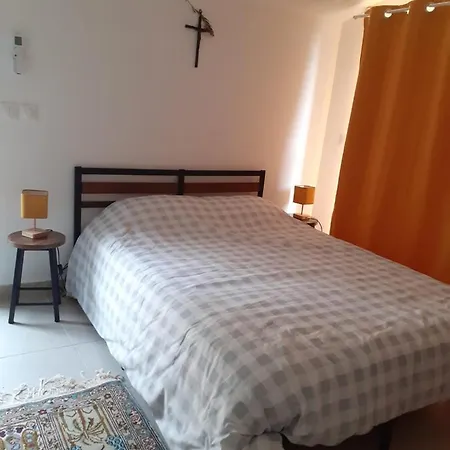 Les Jasmins Apartment